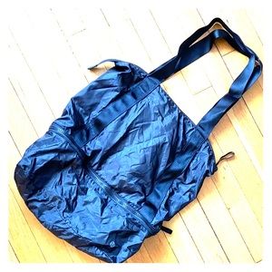 Lululemon Zipper Shopper